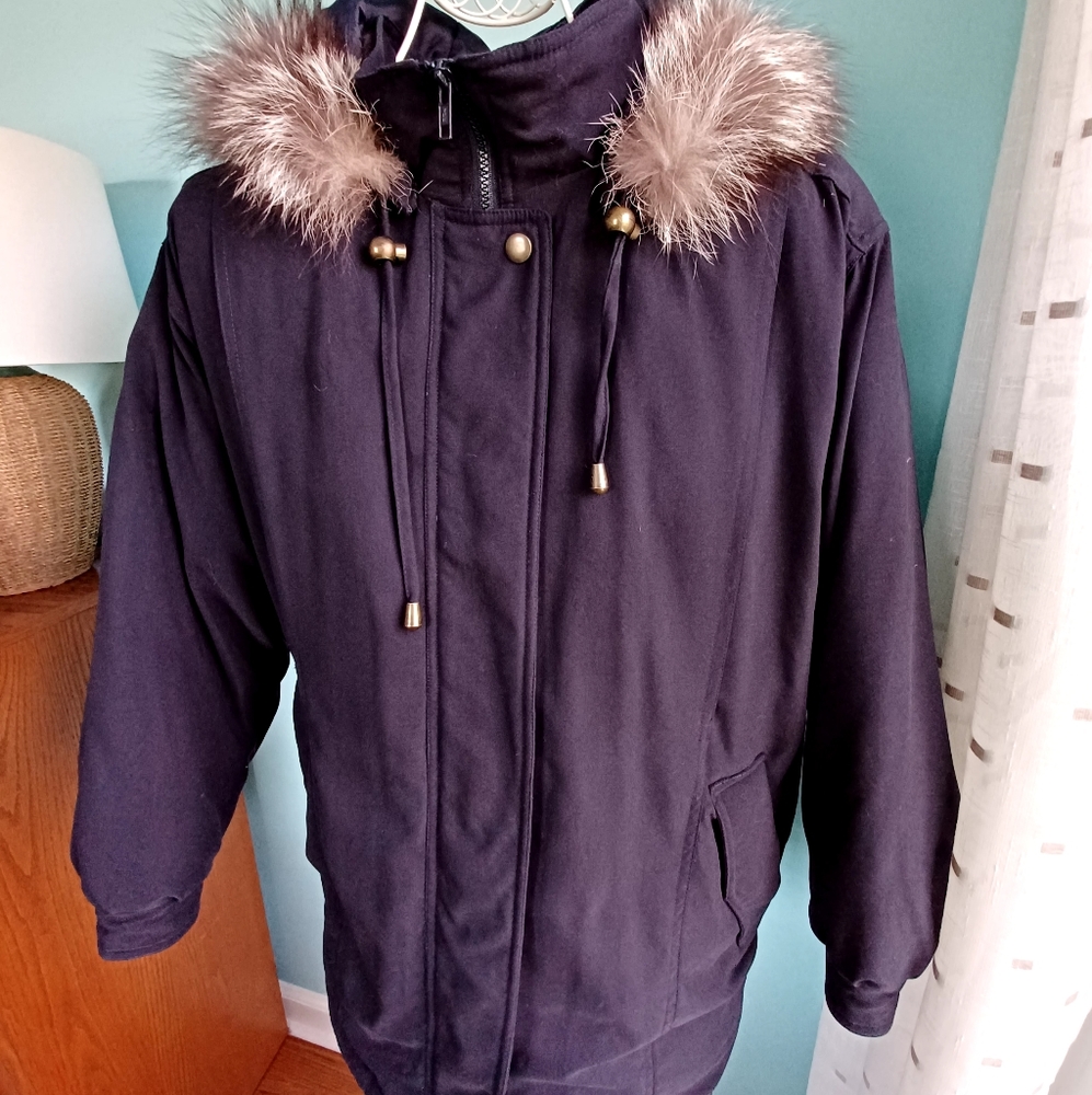 EUC Vintage Boundary Waters Down Filled Real Fur Trim Coat - Women's size Small